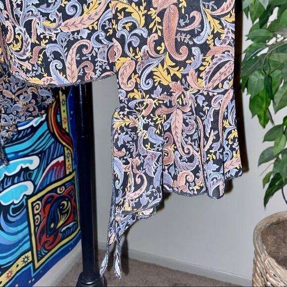 Trilogy button down ruched long bell sleeve Lg - Picture 5 of 10